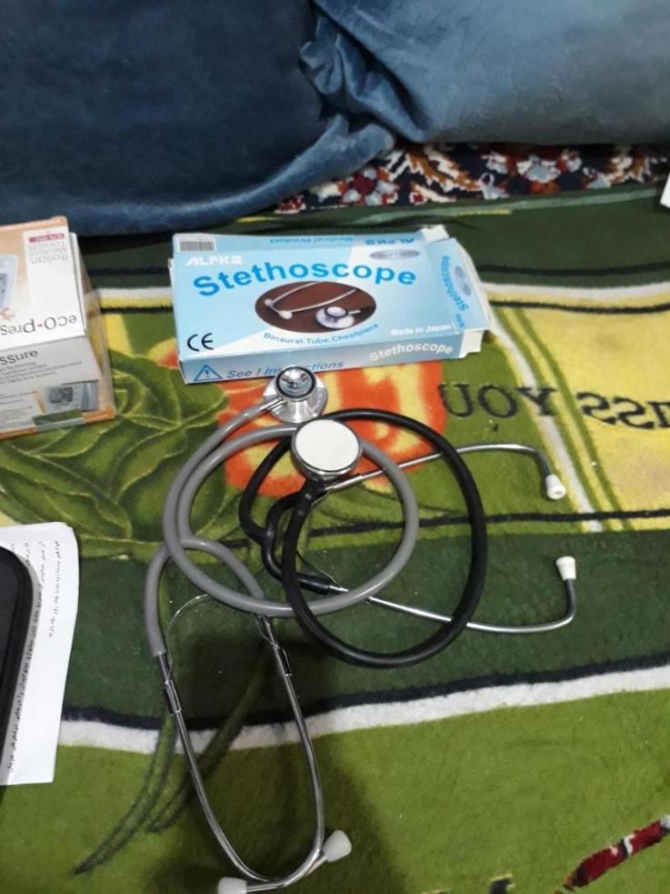 دستگاه فشارسنج و گوشی پزشکیدست دو/مدینیوم