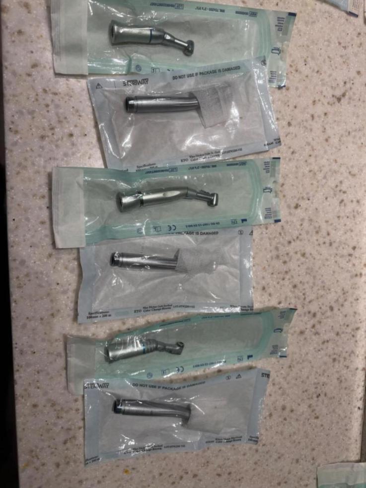 تعدادي وسايل دندانپزشكي در حد نودست دو/مدینیوم