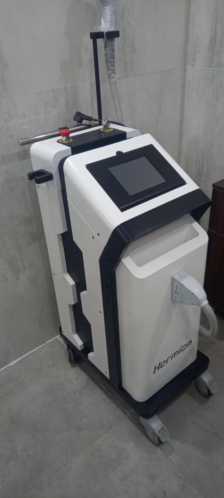 دستگاه لیزر موهای زائد Hermionدست دو/مدینیوم