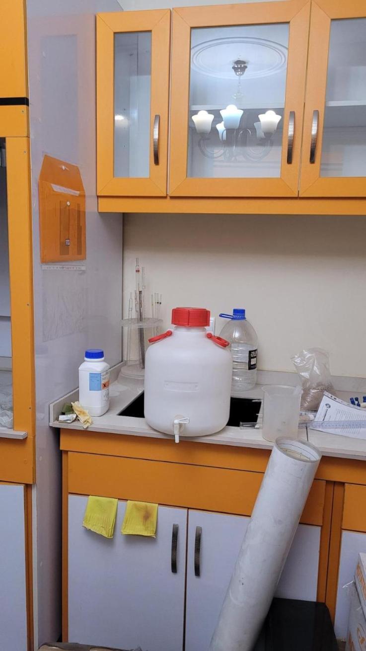 کابینت آزمایشگاهدست دو/مدینیوم