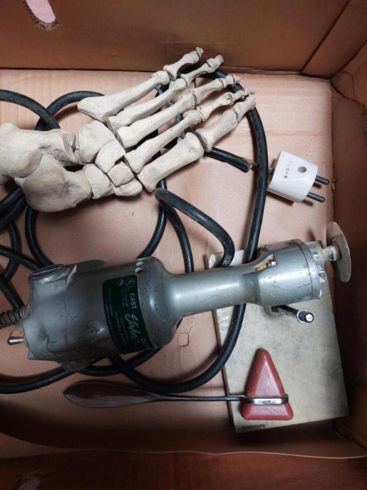 اره ارتوپدی استرایکر و گچ باز کندست دو/مدینیوم