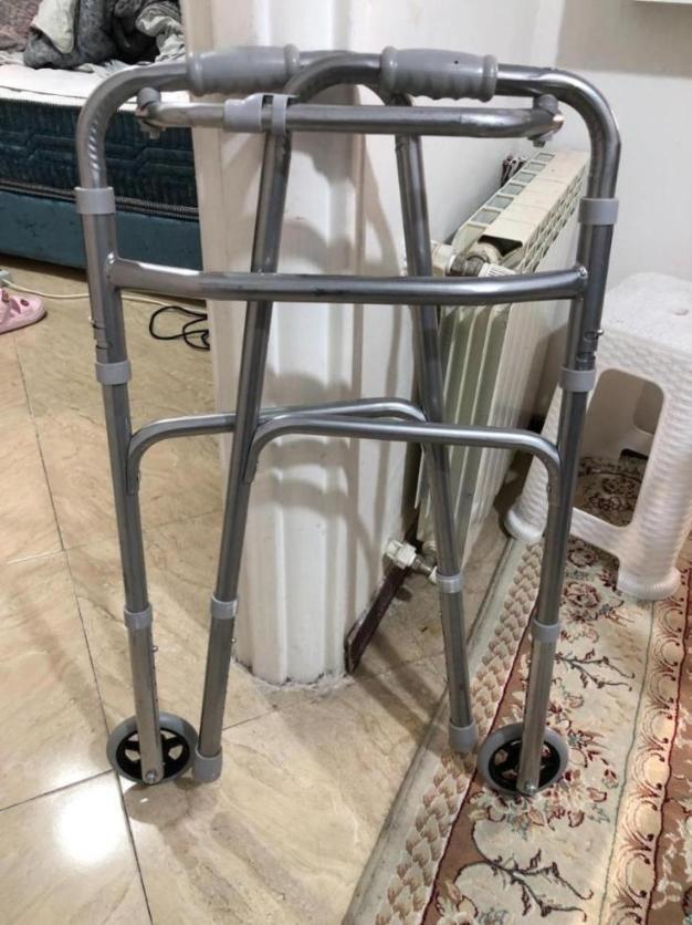 واکر چرخ دار و تاشو و آتل پا(کااملا نو)دست دو/مدینیوم