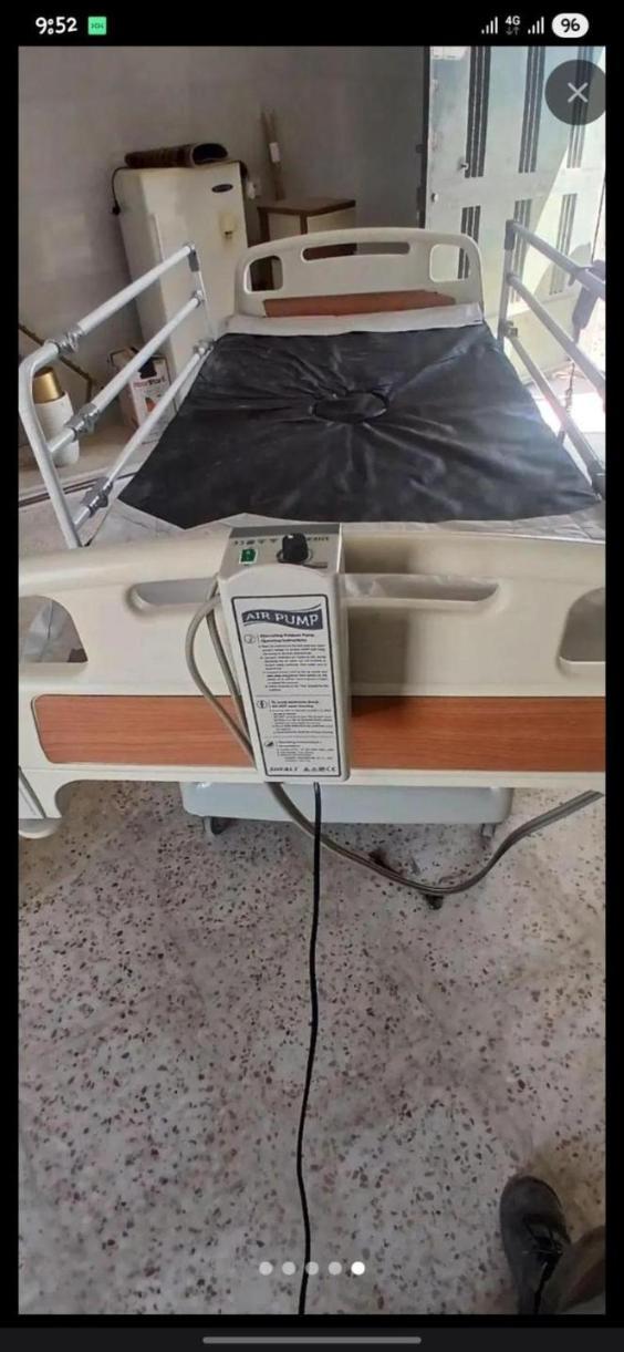 تخت بیمارستانی سه شکندست دو/مدینیوم