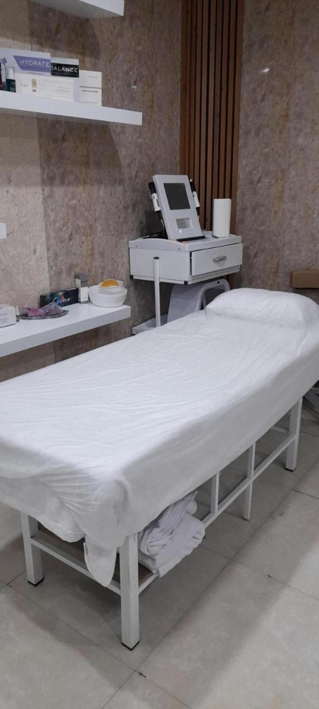 کلیه تجهیزات مطب پوست و زیبایی و لیزردست دو/مدینیوم