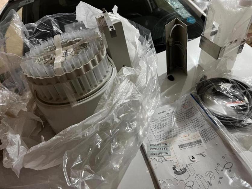 SHIMADZU AUTO SAMPLER ASC-6100 اتوسمپلرنو/مدینیوم