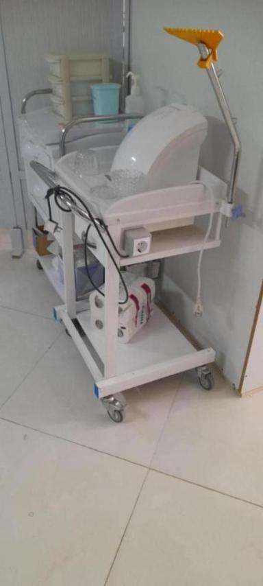 تجهیزات کامل یک مطب پزشکی  /مدینیوم