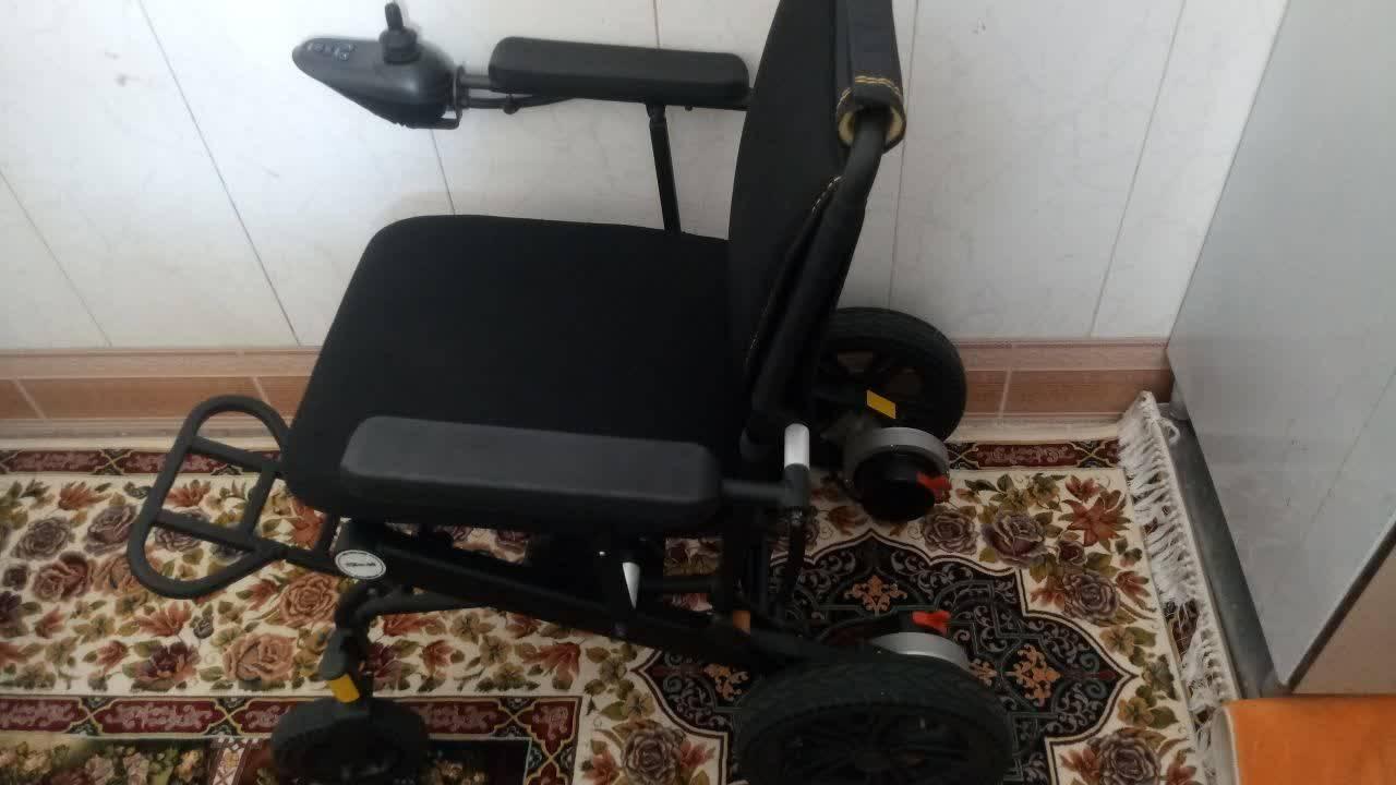 ویلچر برقی ایزی موبیل ریموت دارنو/مدینیوم