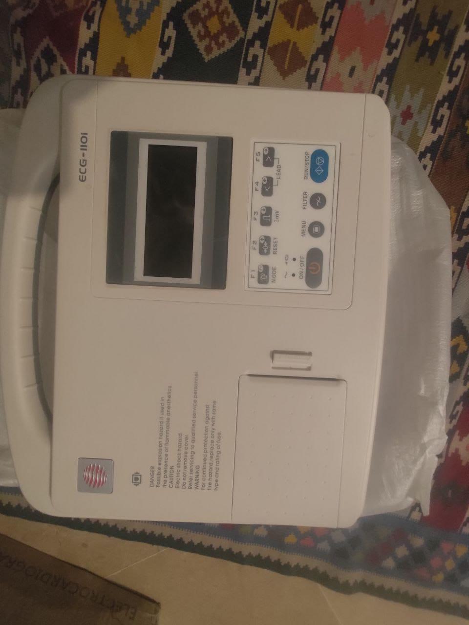 دستگاه نوار قلب Carewell ECG 1101 تک کانالدست دو/مدینیوم