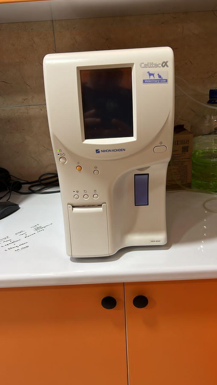 دستگاه SBJ 18800 یک آنالایزر هماتولوژی (Hematology Analyzer) برند نیهون کهدننو/مدینیوم