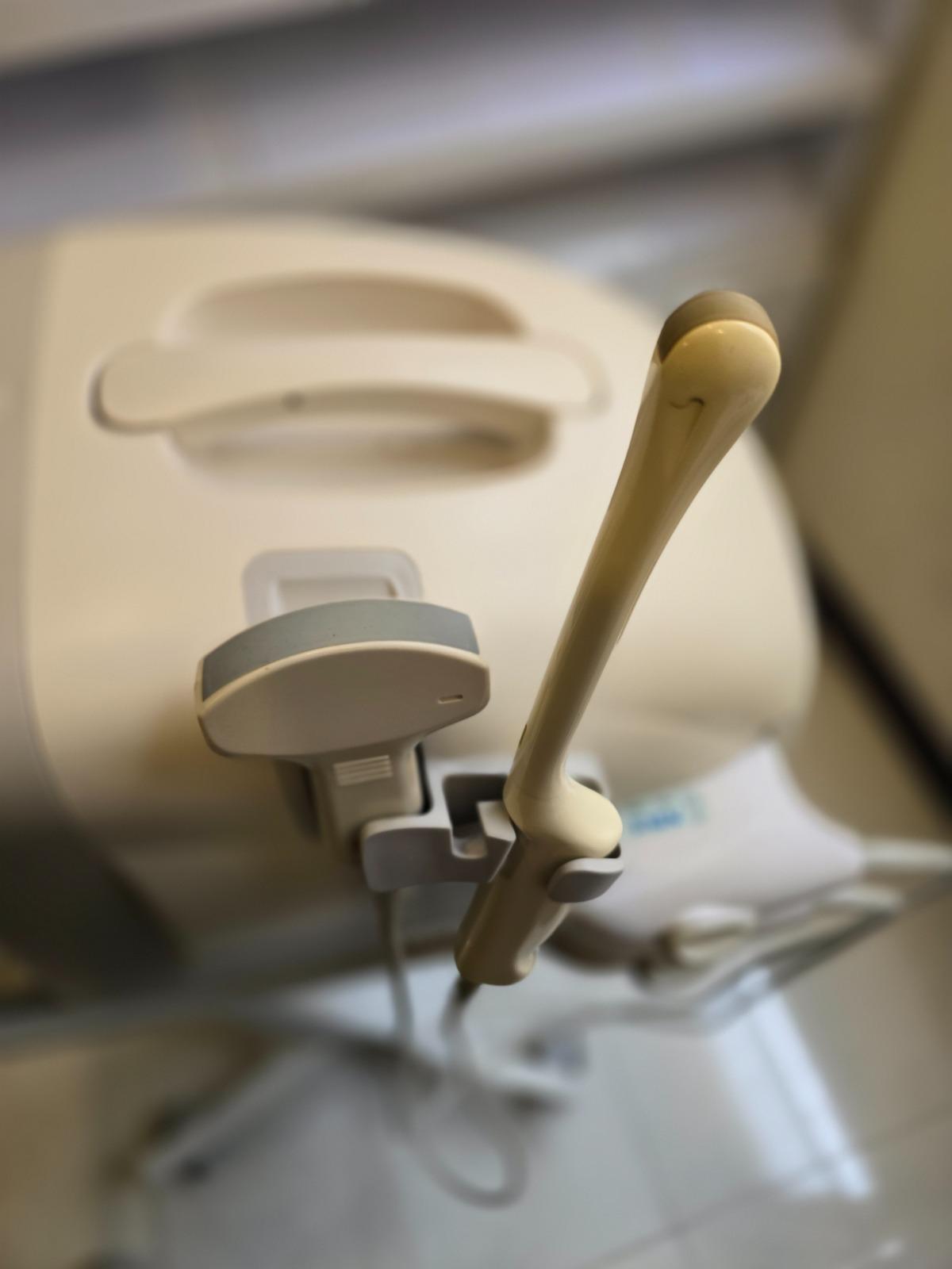 دستگاه سونوگرافی پرتابل برند SIUI مدل CTS-5500دست دو/مدینیوم