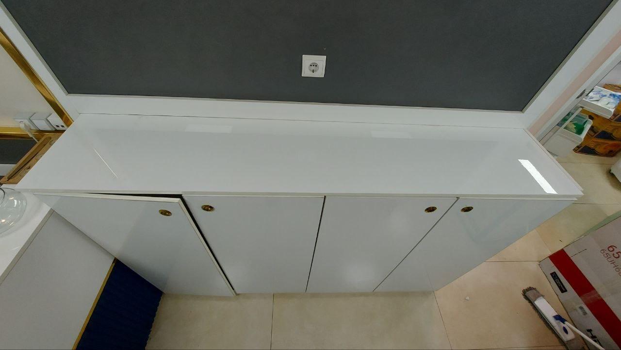 فروش دکور کانتر کمد اتاق لیزر کمد با در شیشه ایدست دو/مدینیوم