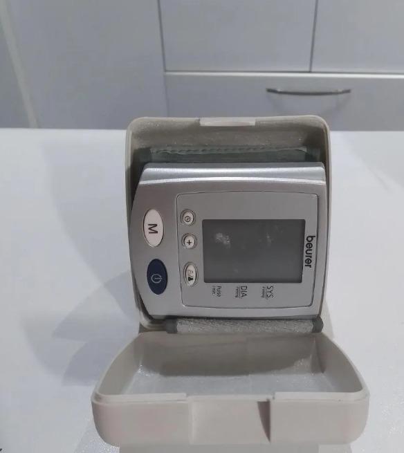 دستگاه فشار مچی ،فشارسنج و گوشی ضرباندست دو/مدینیوم