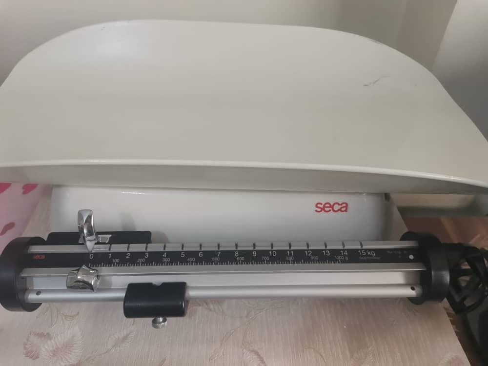 ترازوی سکا Seca اطفالدست دو/مدینیوم