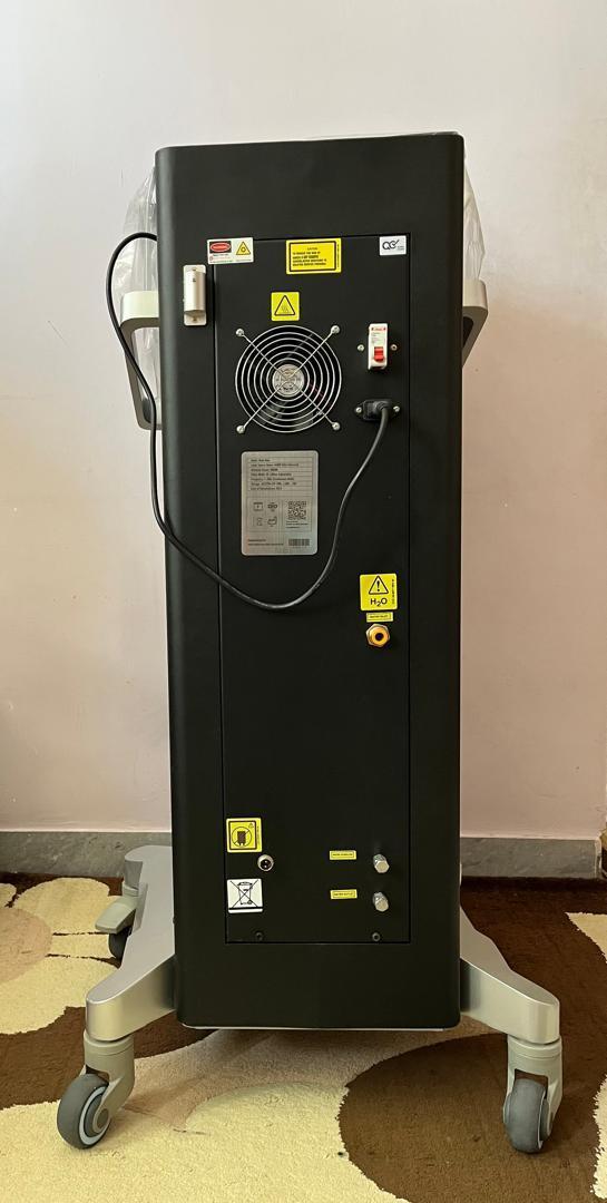 دستگاه لیزر مو نو/مدینیوم