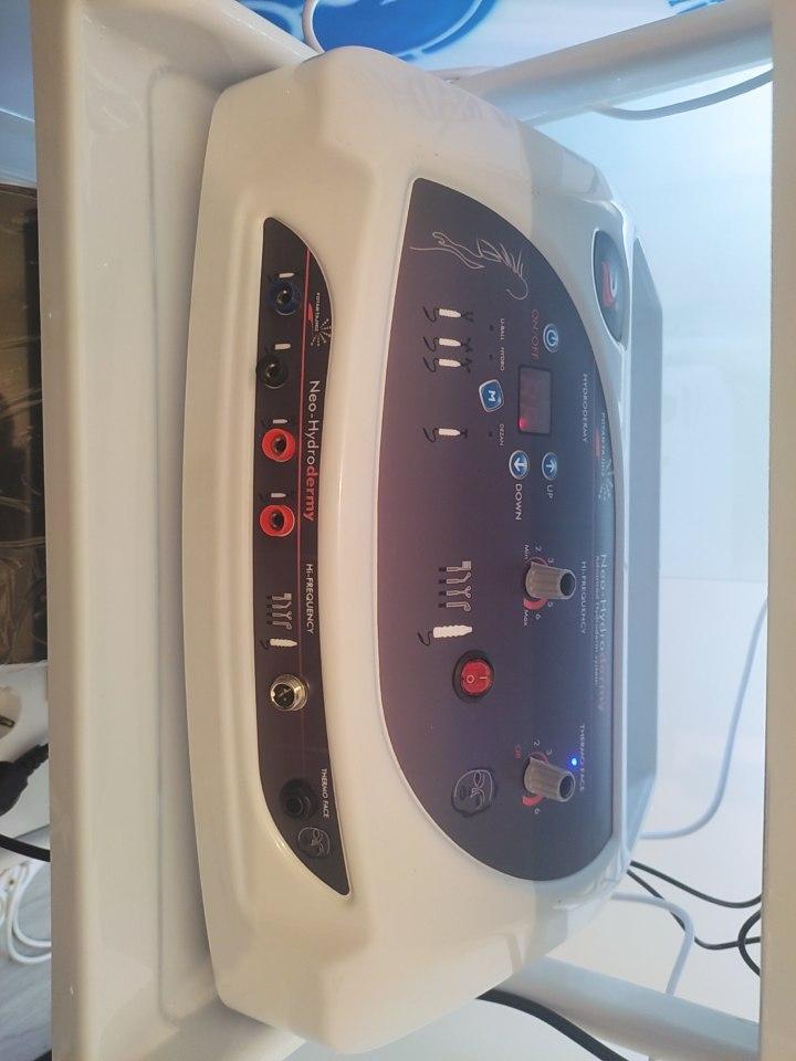 دستگاه هیدرودرمی ۴پروب دست دو/مدینیوم