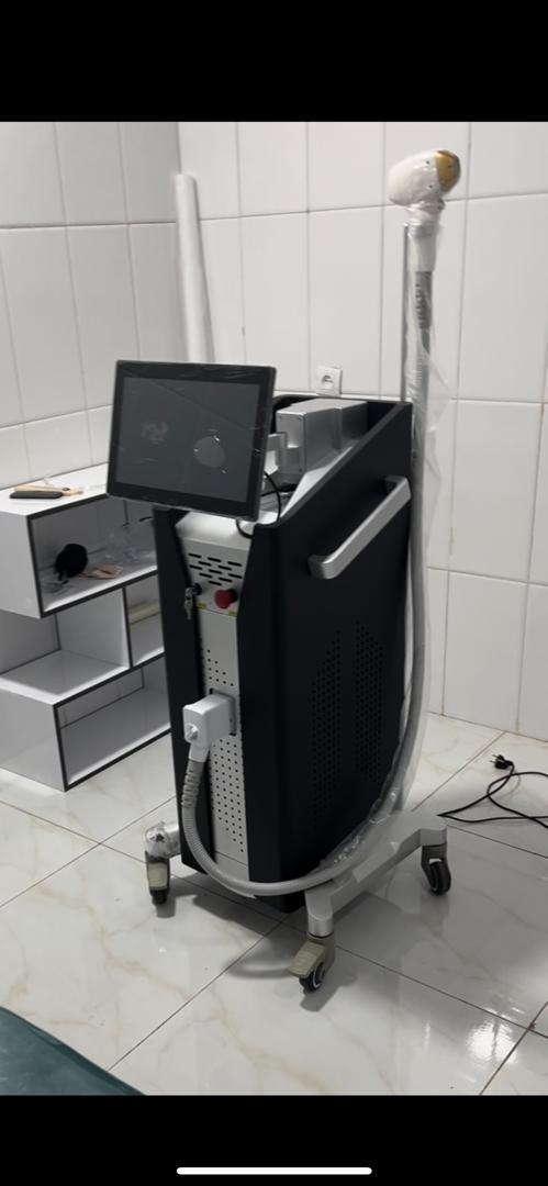 دستگاه لیزر مو نو/مدینیوم