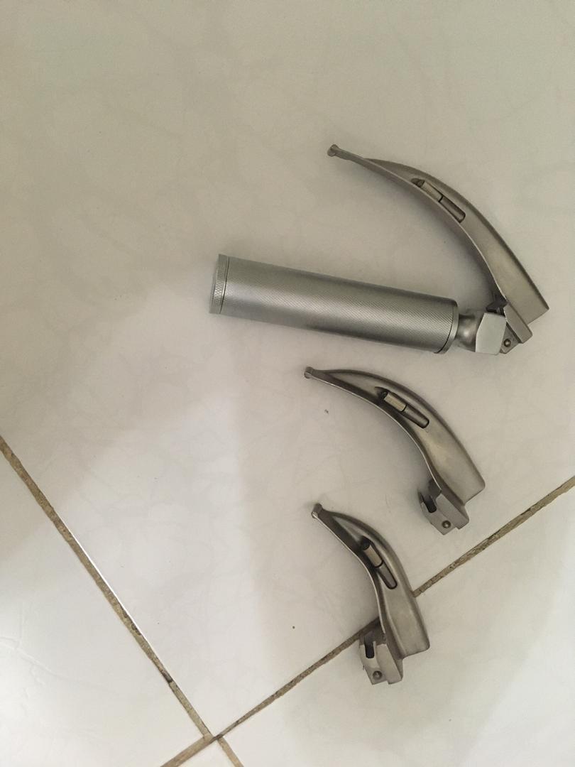 لارنگوسکوپنو/مدینیوم