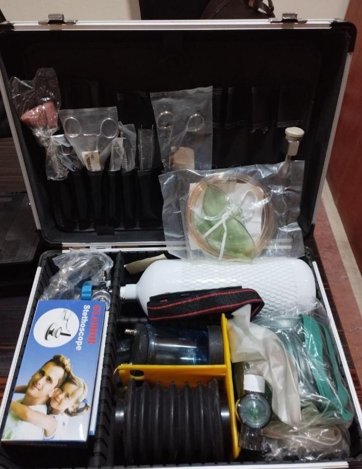 انواع کیف احیا آلومینیومی با تجهیزات و کپسول اکسیژندست دو/مدینیوم