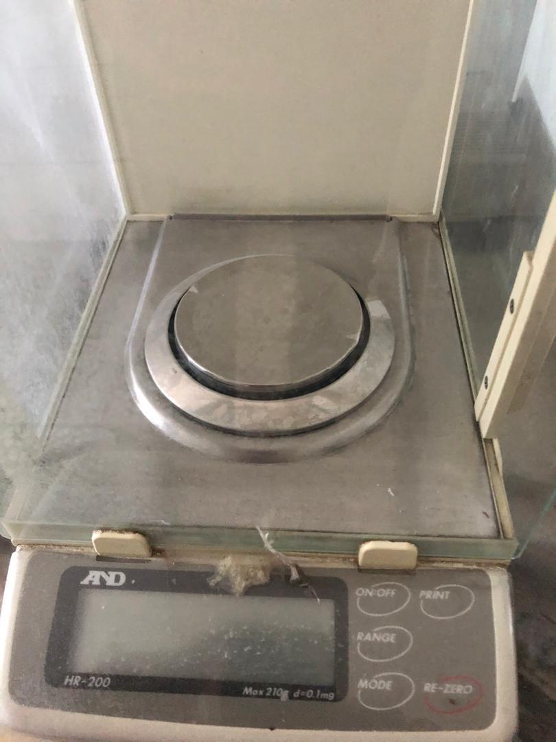 ترازوی پنج صفر ژاپنی andدست دو/مدینیوم