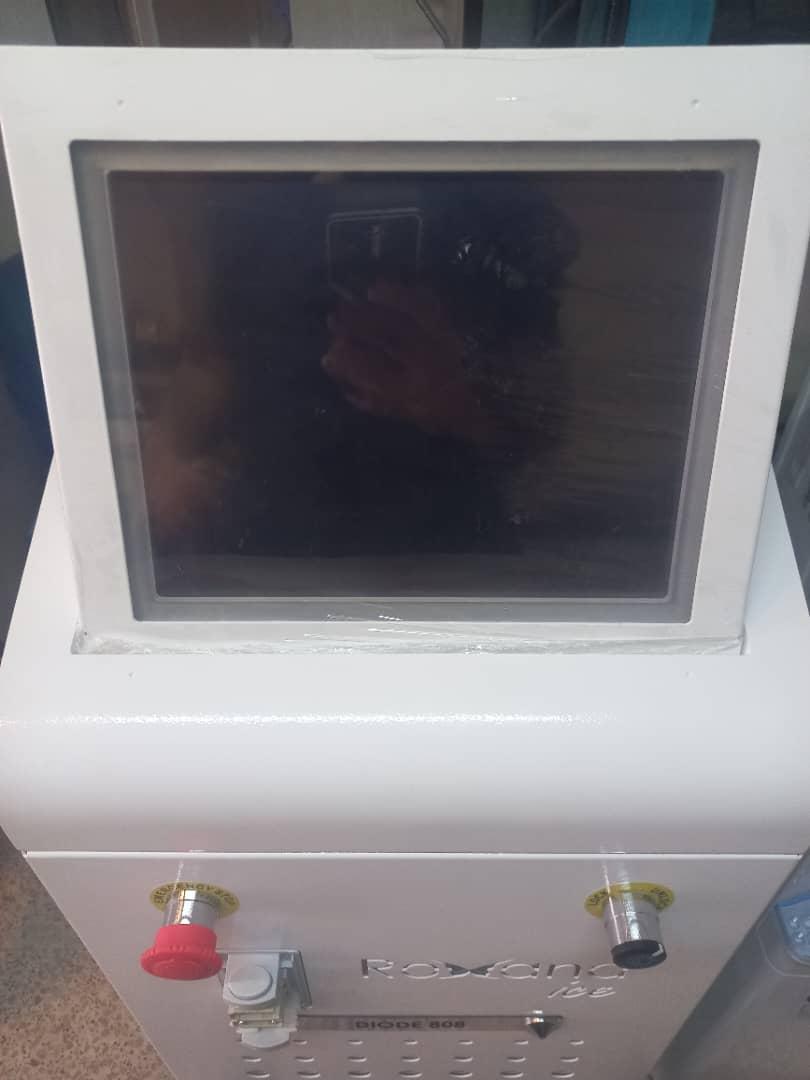 دستگاه لیزر دایود ۸۰۸ رکسانادست دو/مدینیوم