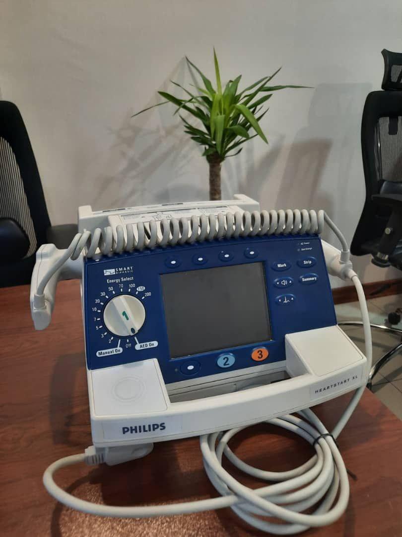 الکتروشوک بایفازیک مارک فیلیپس مدل Heart start XLدست دو/مدینیوم